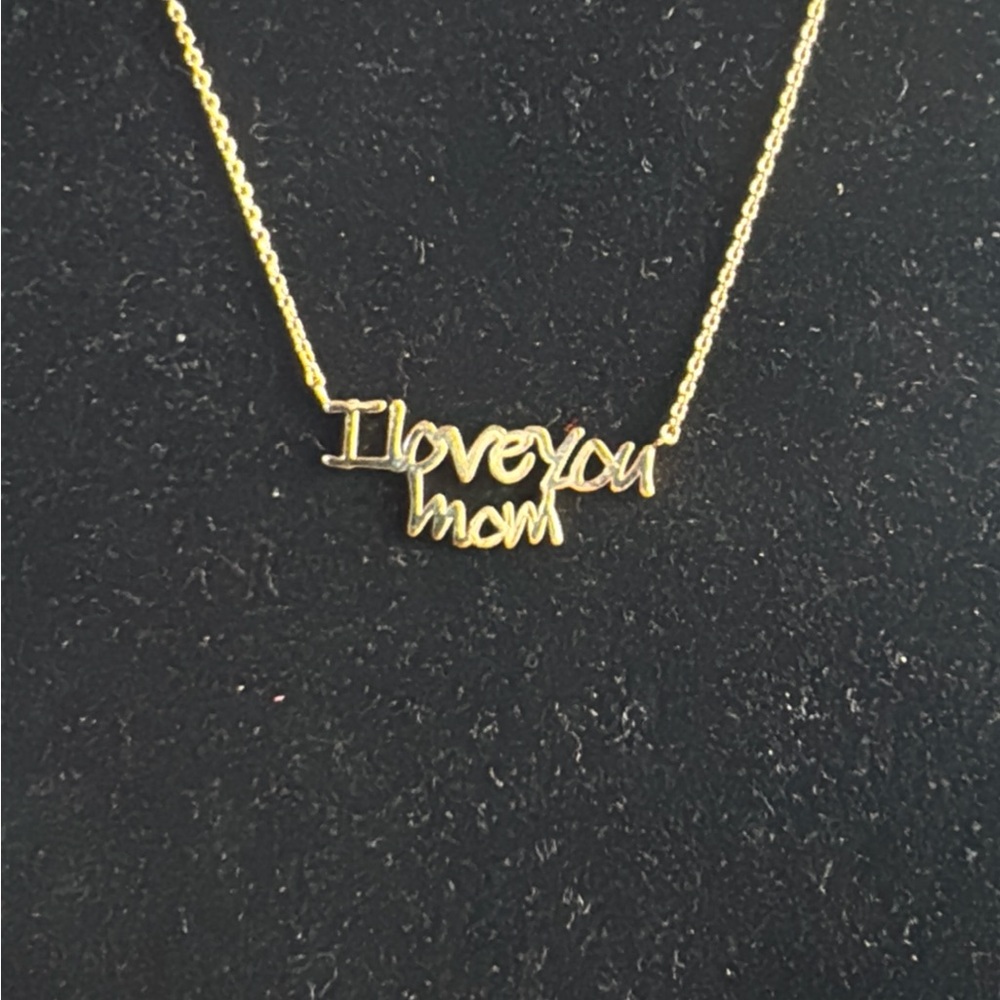 “I Love You Mom” necklace